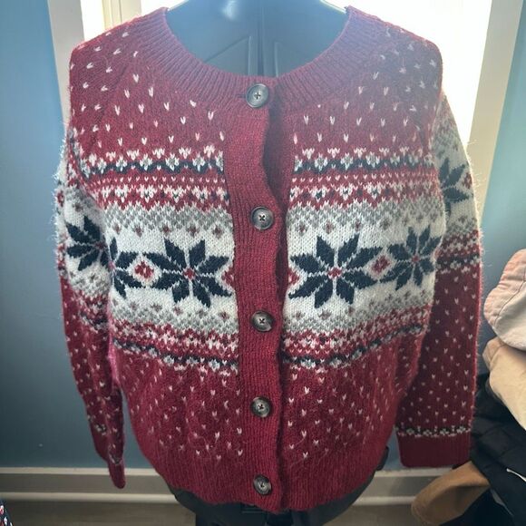 Old Navy Sweaters - Old Navy L red snowflake fair isle button down cardigan